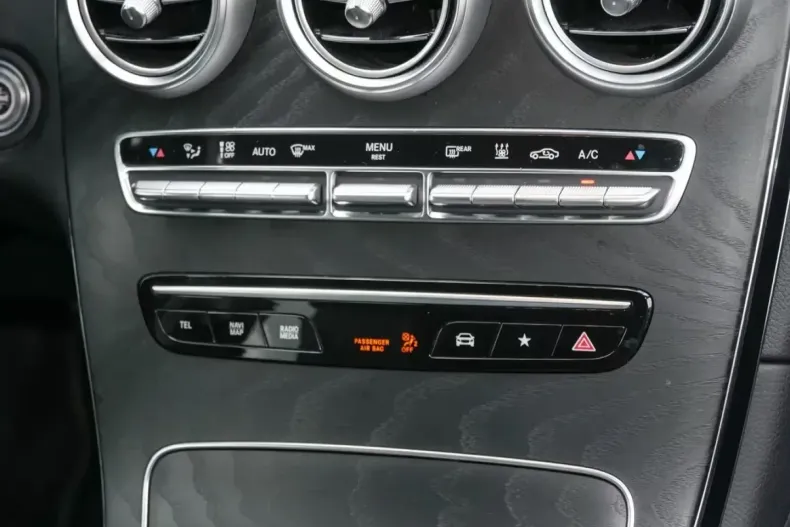 Mercedes-Benz GLC 300 din 2020 cu 50.969 km - oferta MER142064 - foto 7