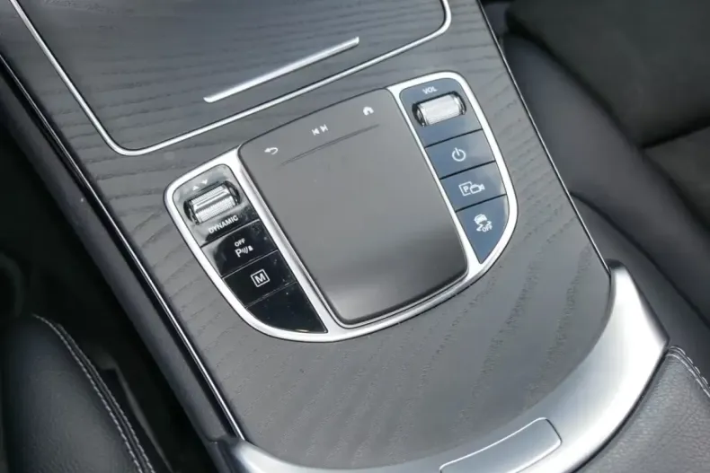 Mercedes-Benz GLC 300 din 2020 cu 50.969 km - oferta MER142064 - foto 11