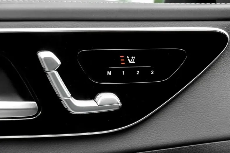 Mercedes-Benz GLC 300 din 2024 cu 6.420 km - oferta MER142065 - foto 13