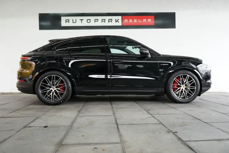 Porsche Cayenne din 2024 cu 23.600 km - oferta POR142073 - foto 1