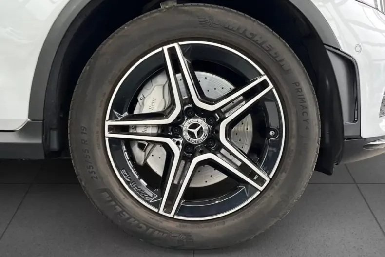 Mercedes-Benz GLC 300 din 2020 cu 69.724 km - oferta MER142075 - foto 3