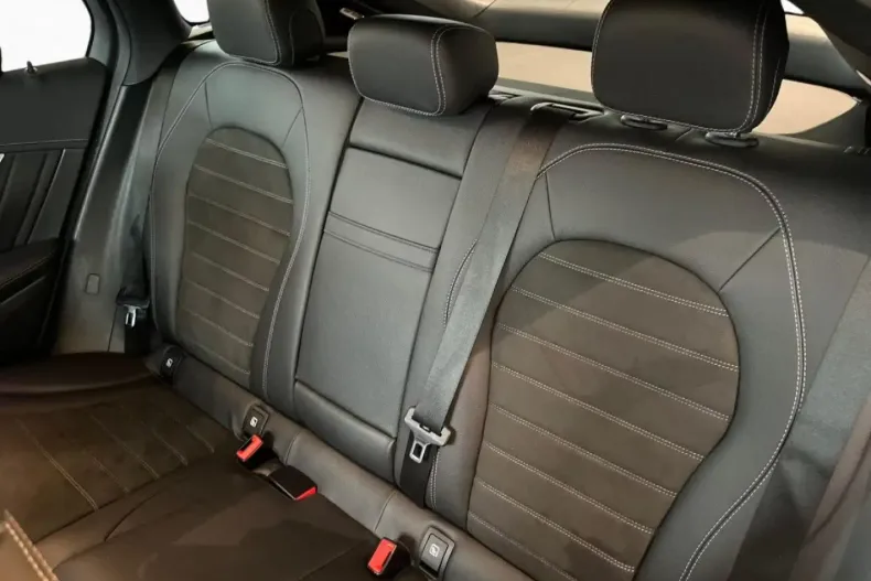 Mercedes-Benz GLC 300 din 2020 cu 69.724 km - oferta MER142075 - foto 9