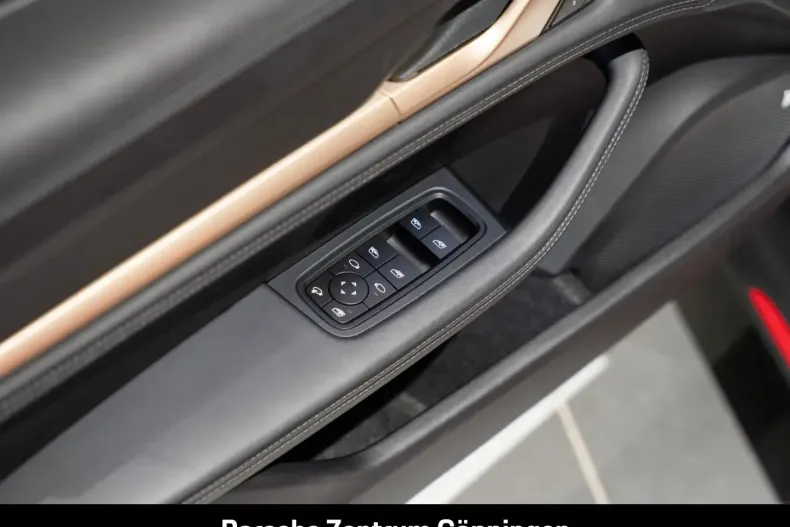 Porsche Taycan din 2023 cu 17.360 km - oferta POR142087 - foto 17