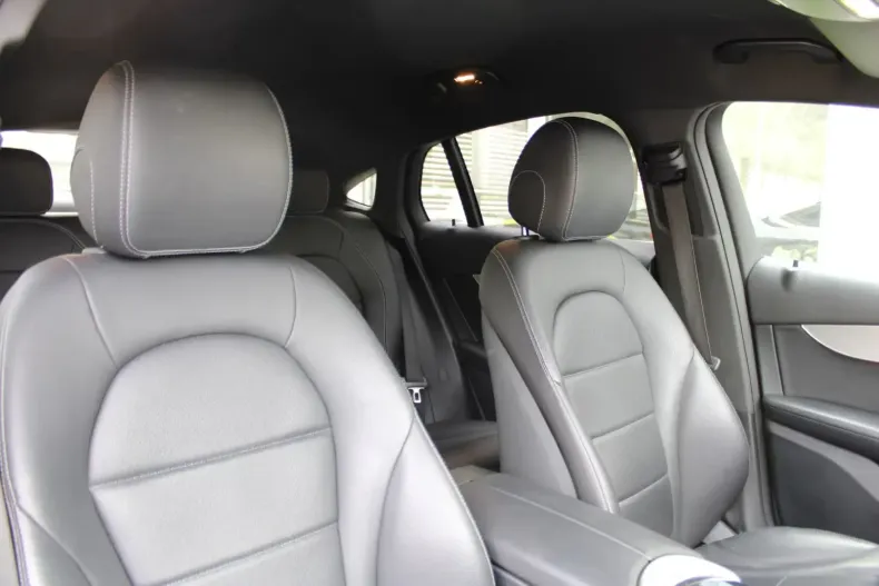 Mercedes-Benz GLC 300 din 2021 cu 66.104 km - oferta MER142089 - foto 6