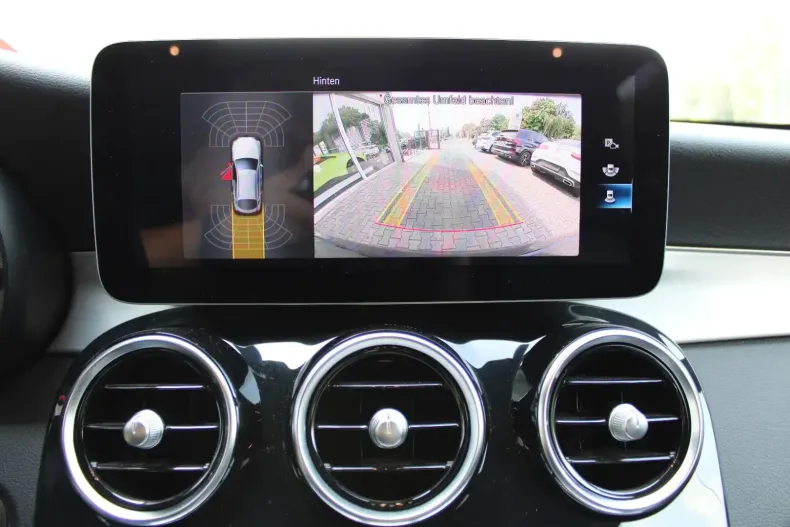 Mercedes-Benz GLC 300 din 2021 cu 66.104 km - oferta MER142089 - foto 8