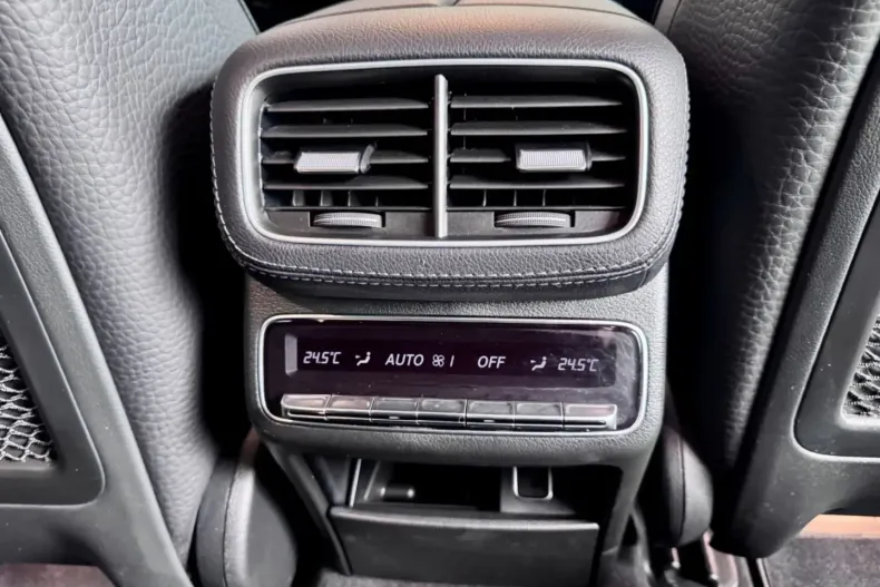 Mercedes-Benz GLE 400 din 2021 cu 54.600 km - oferta MER142104 - foto 24