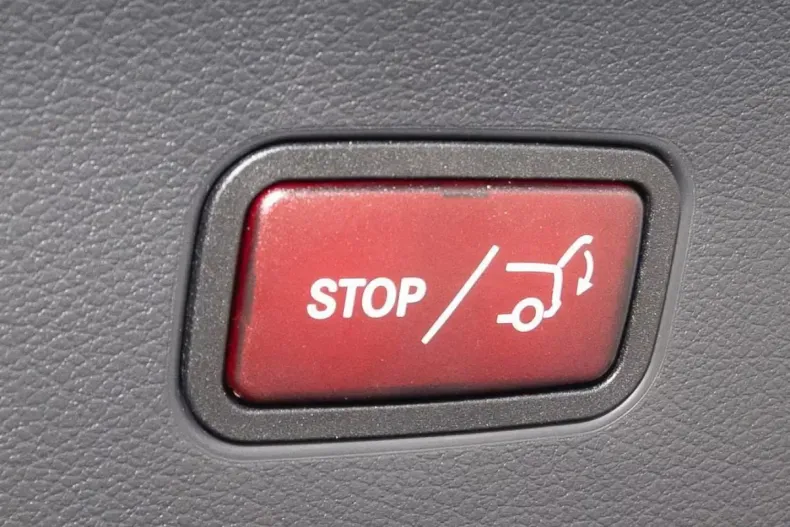 Mercedes-Benz GLC 200 din 2024 cu 13.007 km - oferta MER142126 - foto 2