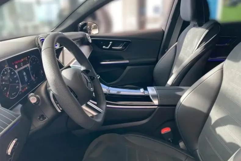 Mercedes-Benz GLC 200 din 2025 cu 14.900 km - oferta MER142128 - foto 6