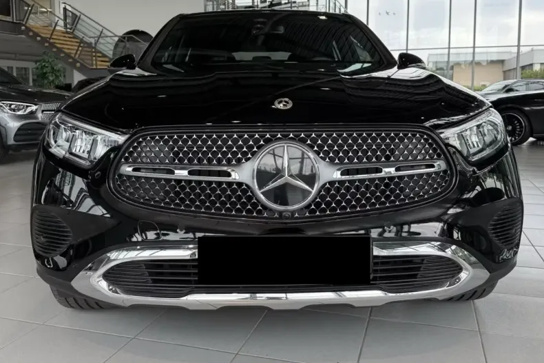 Mercedes-Benz GLC 220 din 2025 cu 15.800 km - oferta MER142152 - foto 2