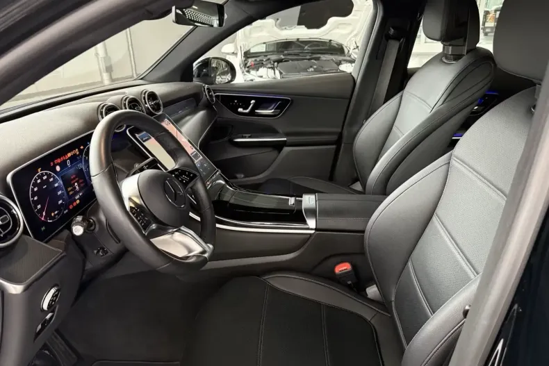 Mercedes-Benz GLC 220 din 2025 cu 15.800 km - oferta MER142152 - foto 7