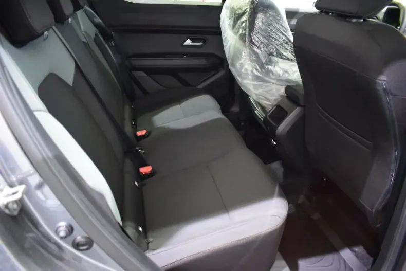 Dacia Duster din 2025 cu 10 km - oferta DAC142154 - foto 10