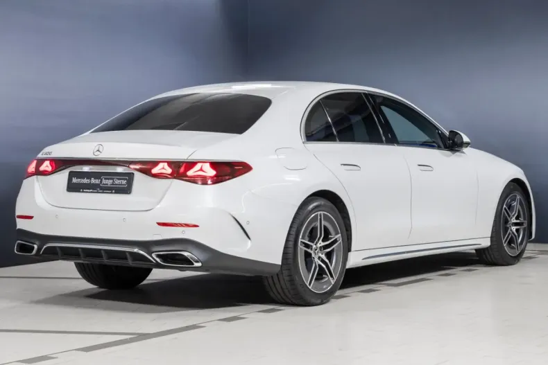 Mercedes-Benz E 200 din 2024 cu 9.233 km - oferta MER142155 - foto 3