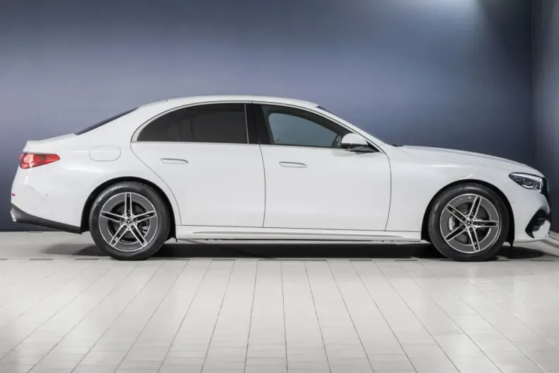 Mercedes-Benz E 200 din 2024 cu 9.233 km - oferta MER142155 - foto 5