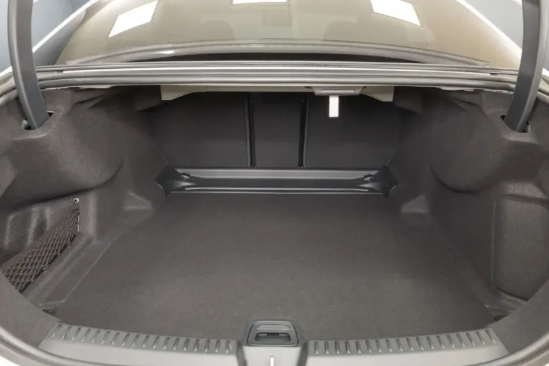 Mercedes-Benz E 200 din 2024 cu 9.233 km - oferta MER142155 - foto 9