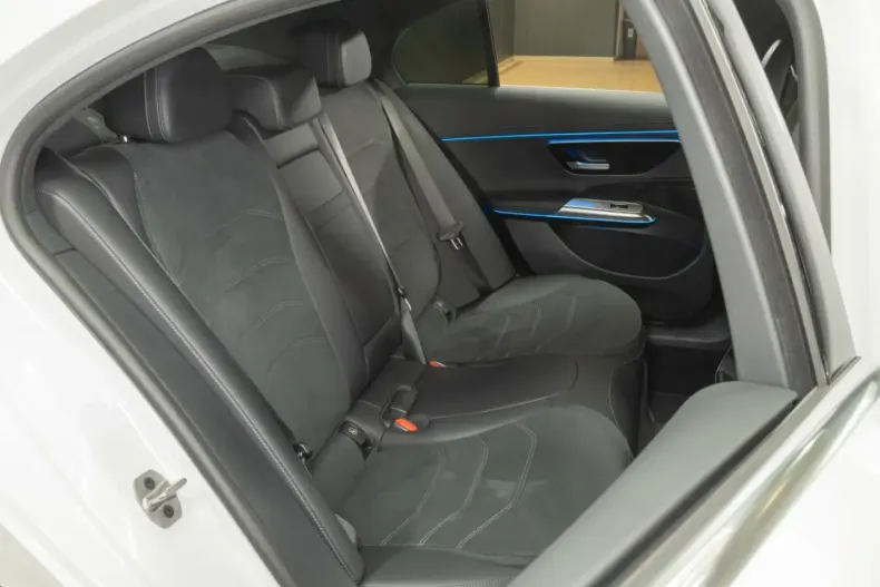 Mercedes-Benz E 200 din 2024 cu 9.233 km - oferta MER142155 - foto 15