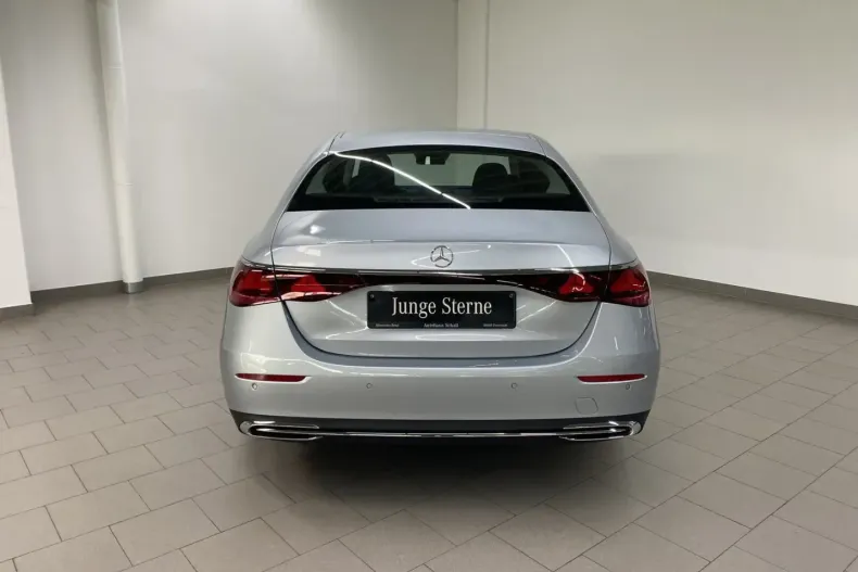 Mercedes-Benz E 220 din 2024 cu 11.507 km - oferta MER142156 - foto 4