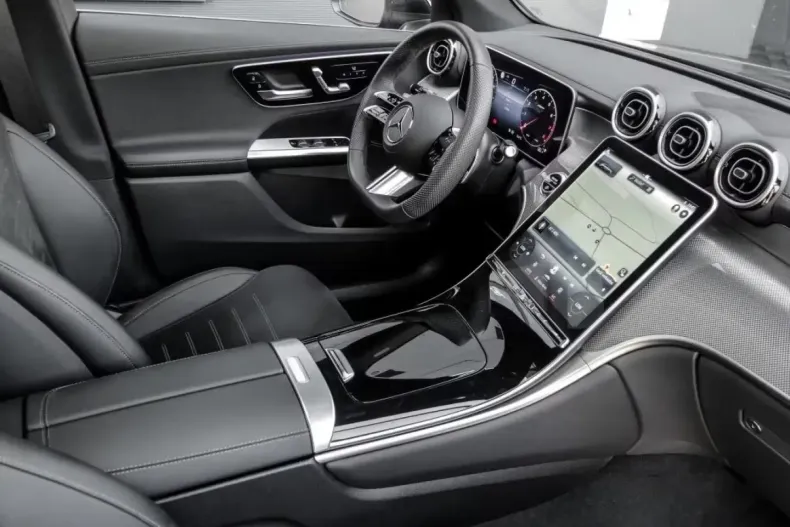 Mercedes-Benz GLC 200 din 2025 cu 12.689 km - oferta MER142157 - foto 7