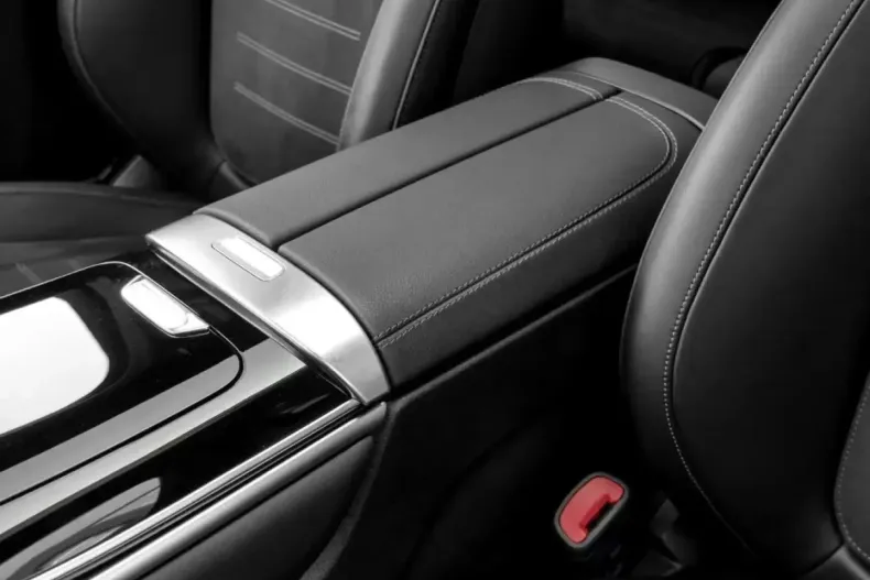 Mercedes-Benz GLC 200 din 2025 cu 12.689 km - oferta MER142157 - foto 9