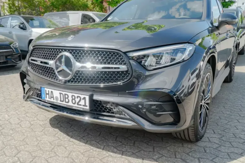 Mercedes-Benz GLC 200 din 2025 cu 9.500 km - oferta MER142169 - foto 1