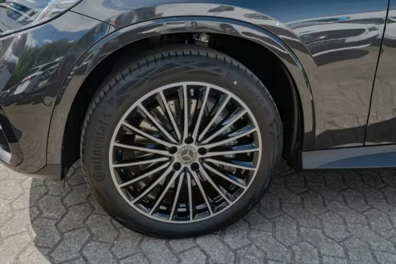 Mercedes-Benz GLC 200 din 2025 cu 9.500 km - oferta MER142169 - foto 3