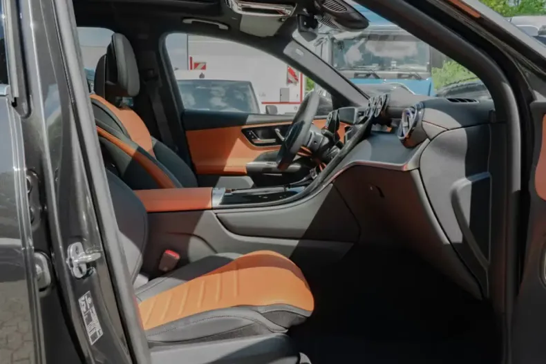 Mercedes-Benz GLC 200 din 2025 cu 9.500 km - oferta MER142169 - foto 6