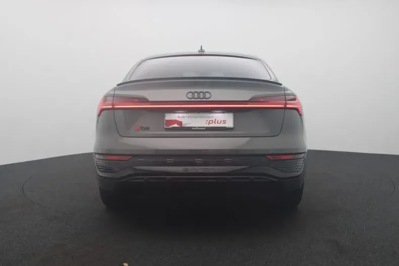 Audi Q8 din 2023 cu 29.683 km - oferta AUD142190 - foto 4