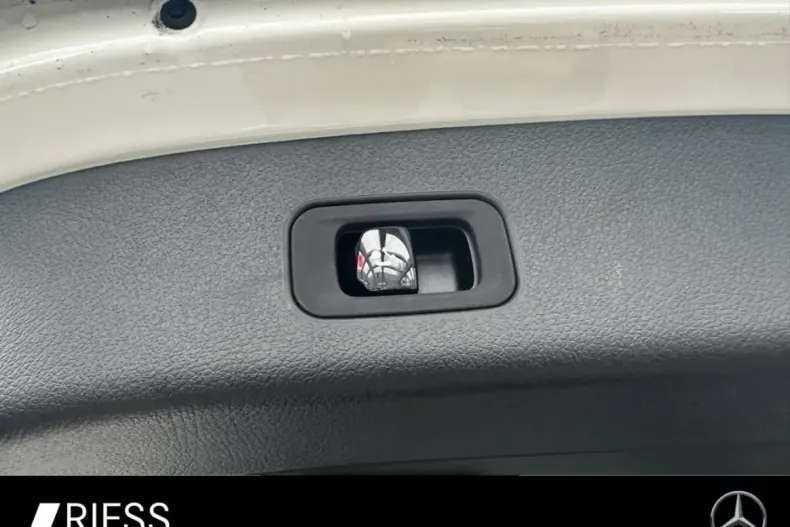 Mercedes-Benz GLC 220 din 2024 cu 14.147 km - oferta MER142210 - foto 7