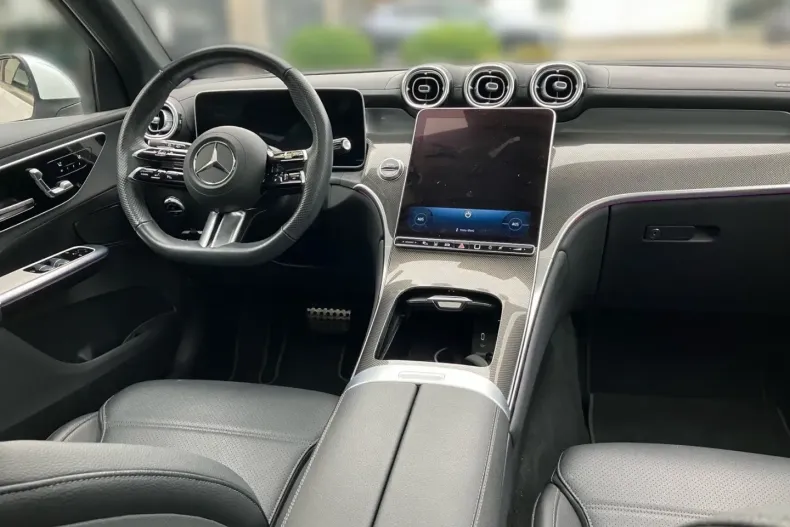 Mercedes-Benz GLC 200 din 2023 cu 17.612 km - oferta MER142211 - foto 6