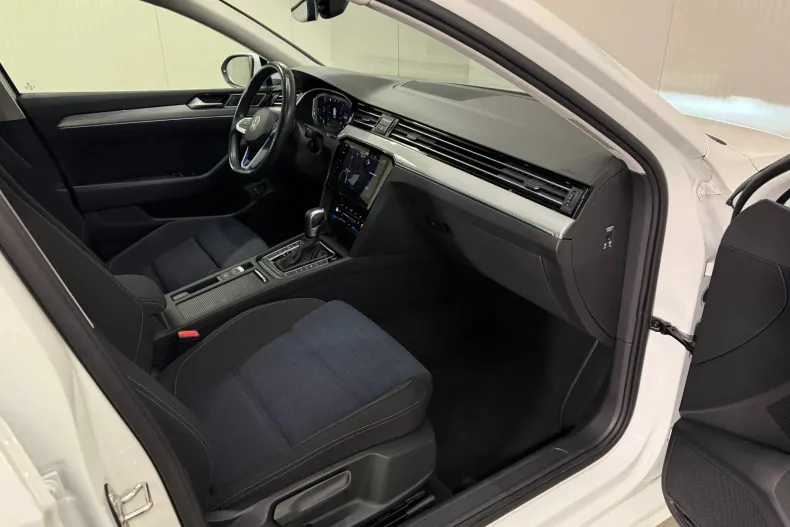 Volkswagen Passat din 2021 cu 129.813 km - oferta VOL142267 - foto 9