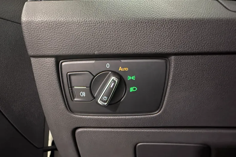 Volkswagen Passat din 2021 cu 129.813 km - oferta VOL142267 - foto 25