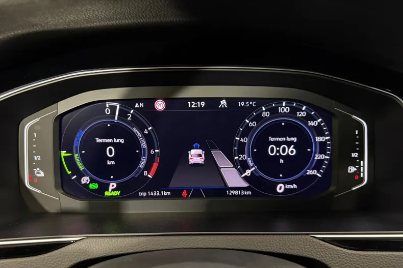 Volkswagen Passat din 2021 cu 129.813 km - oferta VOL142267 - foto 29