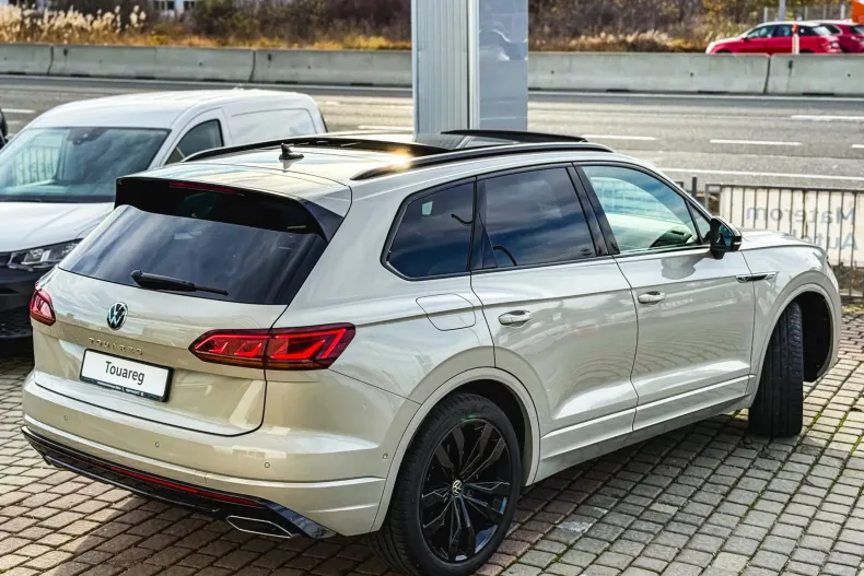 Volkswagen Touareg din 2023 cu 35.820 km - oferta VOL142287 - foto 5