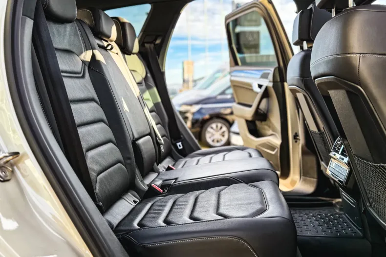 Volkswagen Touareg din 2023 cu 35.820 km - oferta VOL142287 - foto 18