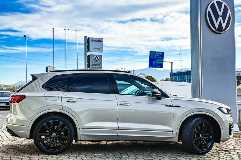 Volkswagen Touareg din 2023 cu 35.820 km - oferta VOL142287 - foto 37