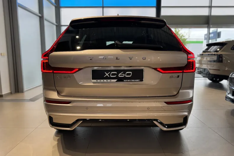 Volvo XC60 din 2025 cu 10 km - oferta VOL142288 - foto 5