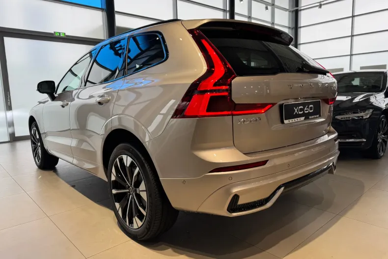 Volvo XC60 din 2025 cu 10 km - oferta VOL142288 - foto 6
