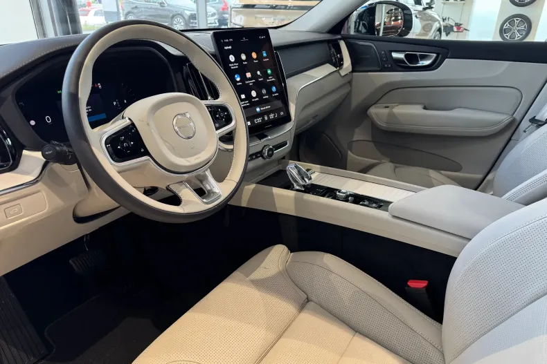 Volvo XC60 din 2025 cu 10 km - oferta VOL142288 - foto 9
