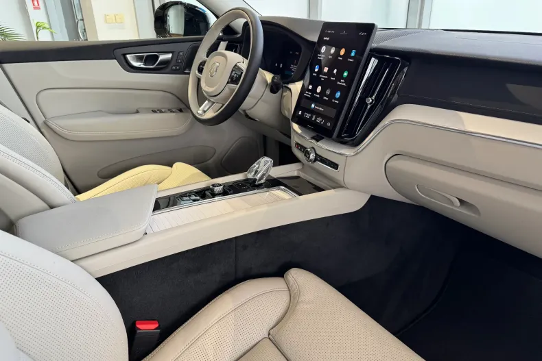 Volvo XC60 din 2025 cu 10 km - oferta VOL142288 - foto 11