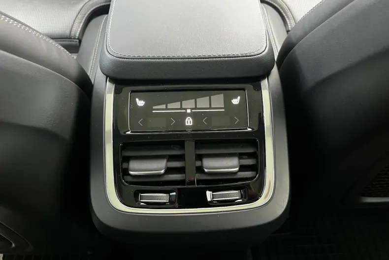 Volvo XC90 din 2023 cu 38.523 km - oferta VOL142305 - foto 12