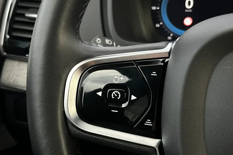 Volvo XC90 din 2023 cu 38.523 km - oferta VOL142305 - foto 17