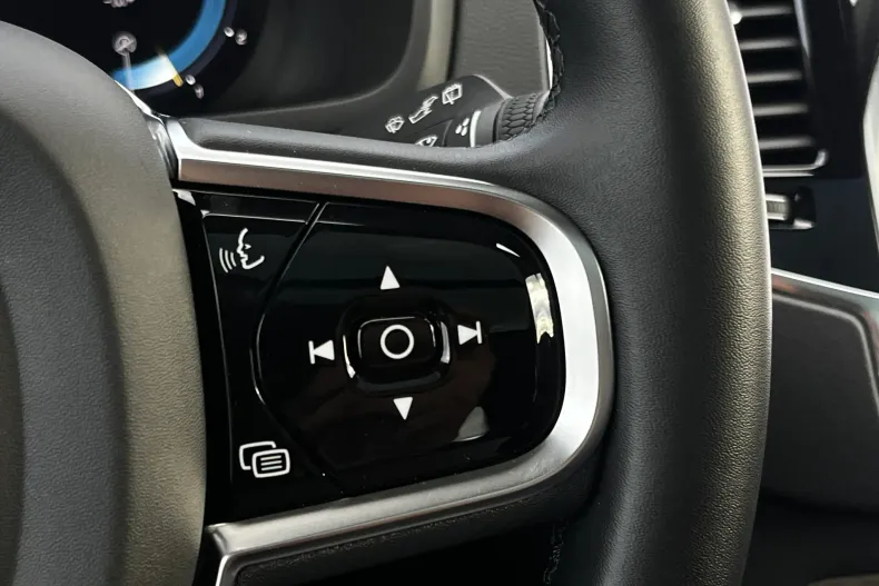 Volvo XC90 din 2023 cu 38.523 km - oferta VOL142305 - foto 18