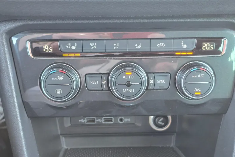 Volkswagen Tiguan din 2020 cu 95.988 km - oferta VOL142334 - foto 16