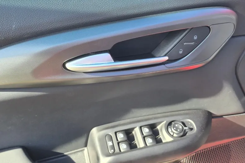 Alfa Romeo Tonale din 2023 cu 16.480 km - oferta ALF142335 - foto 9