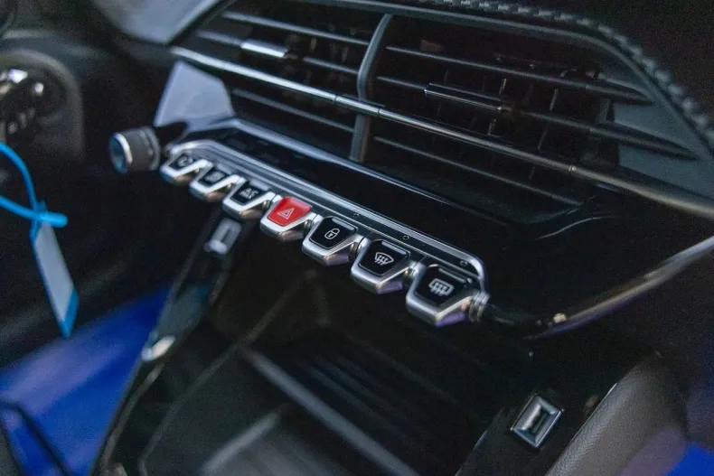 Peugeot 208 din 2020 cu 97.000 km - oferta PEU142375 - foto 9