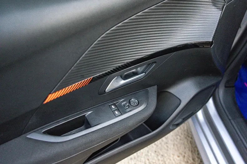 Peugeot 208 din 2020 cu 97.000 km - oferta PEU142375 - foto 17