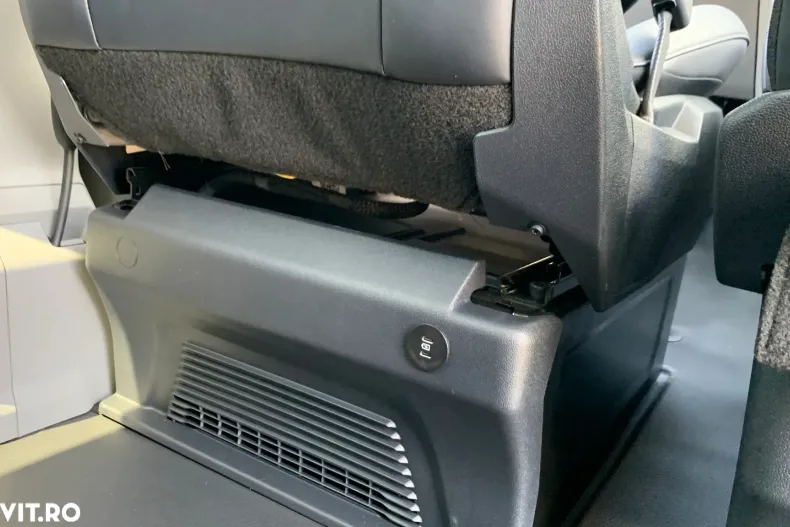 Ford Tourneo Custom din 2025 cu 26.020 km - oferta FOR142380 - foto 20