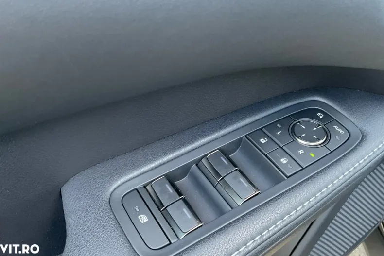 Lexus Seria RX din 2023 cu 18.239 km - oferta LEX142385 - foto 10