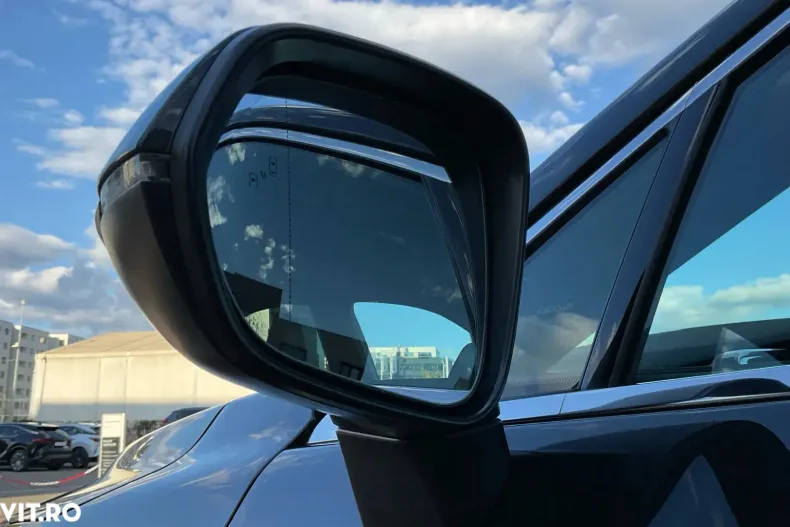 Lexus Seria RX din 2023 cu 18.239 km - oferta LEX142385 - foto 12