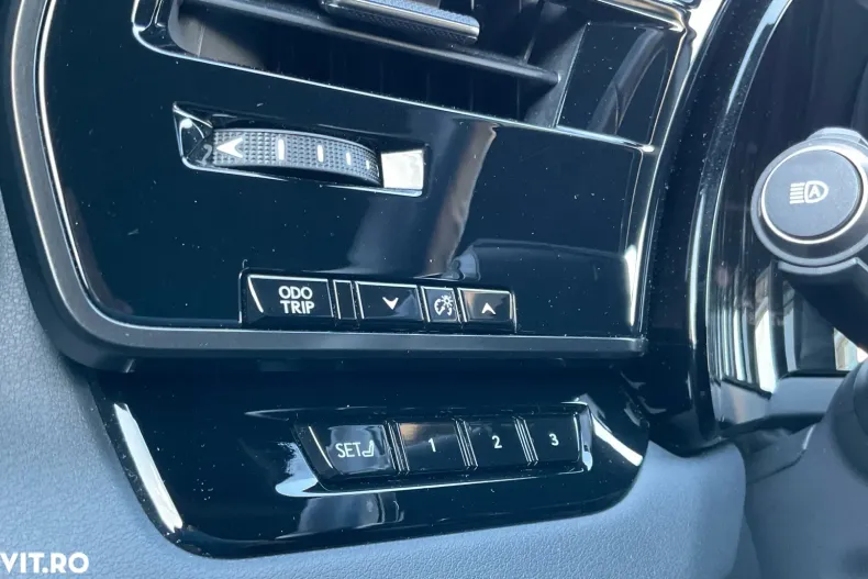 Lexus Seria RX din 2023 cu 18.239 km - oferta LEX142385 - foto 18