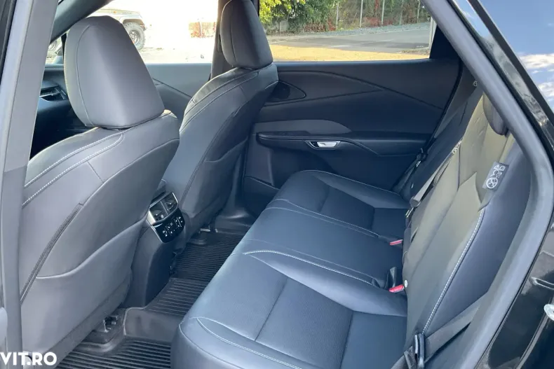 Lexus Seria RX din 2023 cu 18.239 km - oferta LEX142385 - foto 28